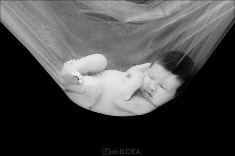 дети, новорожденный, чб невесомость фото превью