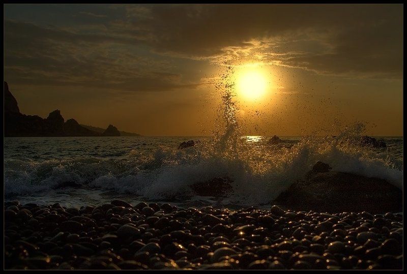 пейзаж, крым, море, волны, камни, небо, солнце О том, как солнце купалось... фото превью