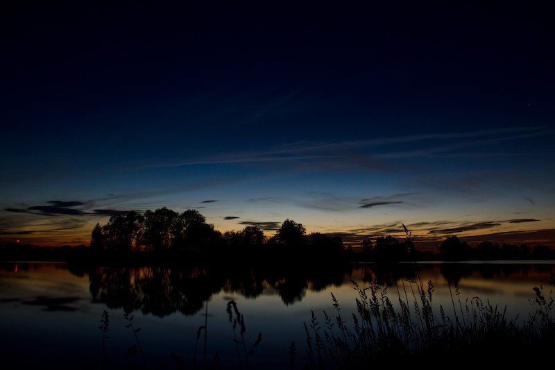 Поздние сумерки. Озеро утренних туманов. фото превью