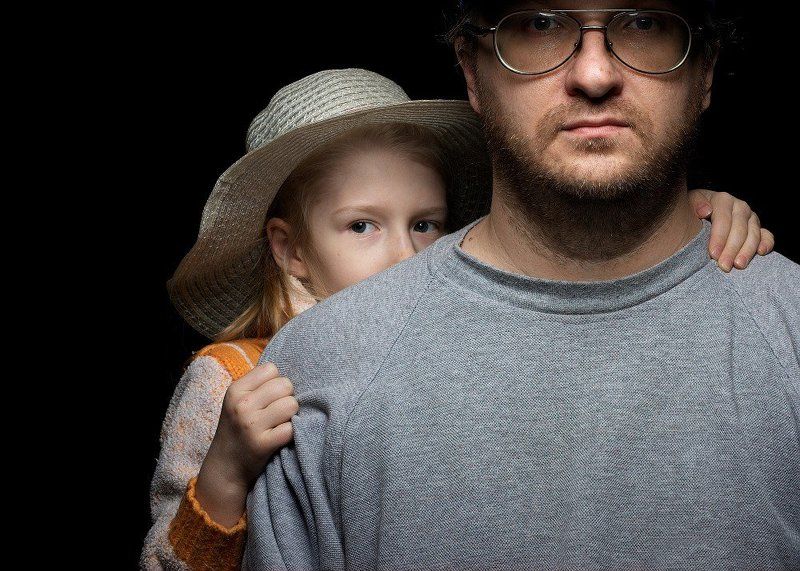 Автопортрет с дочей фото превью