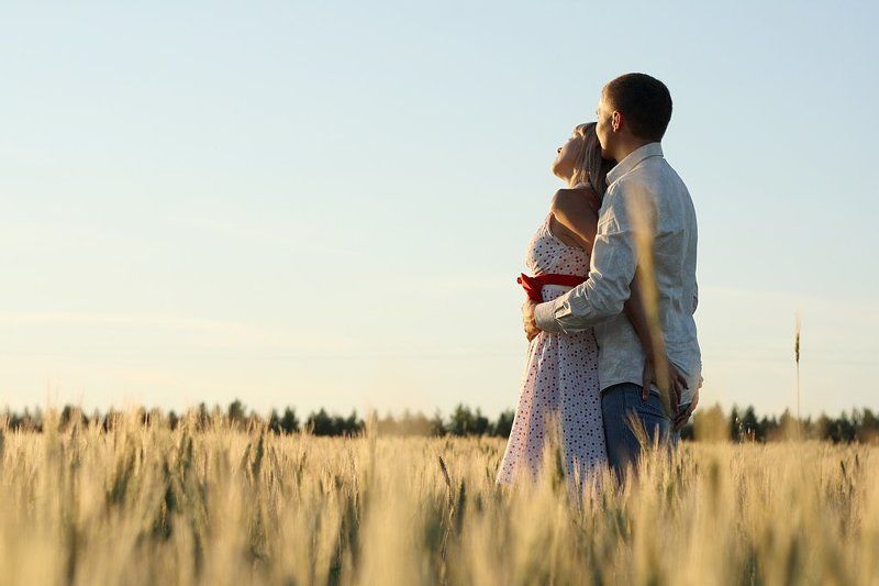 двое, пара, платье в горошек, поле, колоски, любовь, солнце, проспект, тень, свет One day of the... фото превью