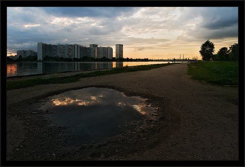 Засыпает Москва, стали синими  дали...