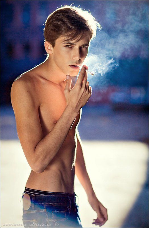 портрет, мужчина, курить, дым Паша фото превью