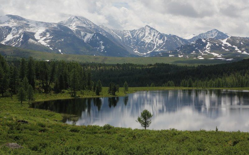 горный алтай,улаган,озеро,горы,лето,алтай,олег кулаков На Улаганском перевале.Озеро. фото превью