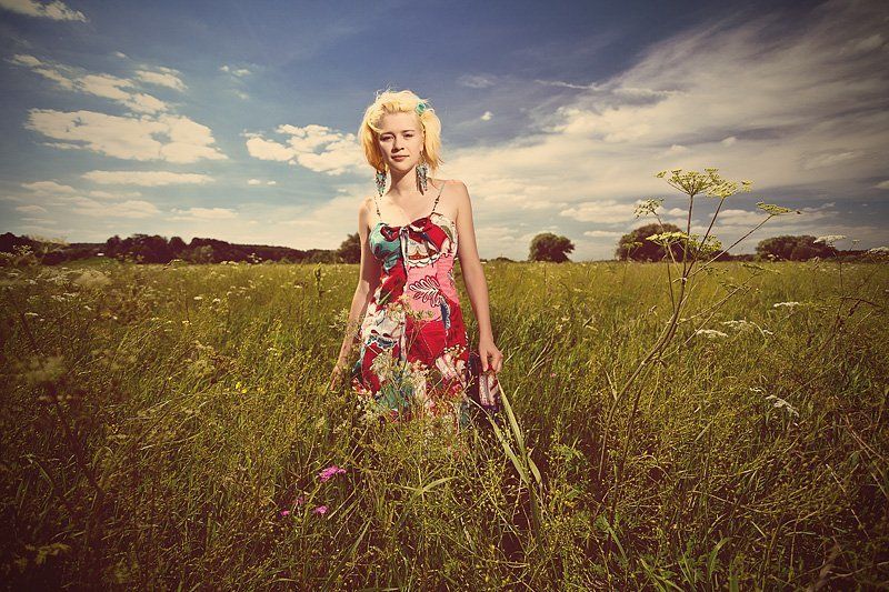 поле, девушка, небо * * * фото превью