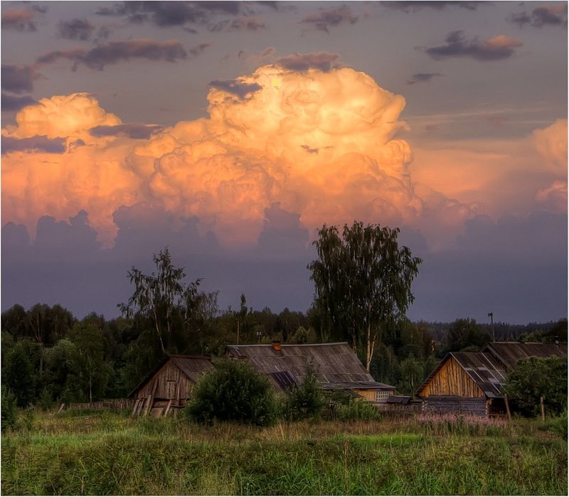 Вечерняя зарисовка с облаком, или когда солнце светит поверху фото превью