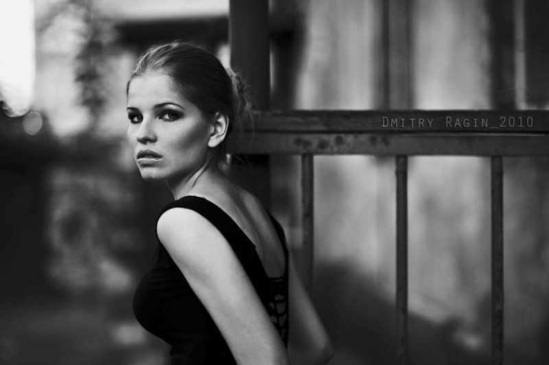 Кошка, которая гуляет сама по себе фото превью