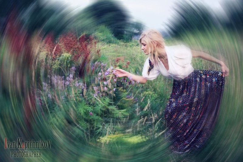 В кругу цветов фото превью