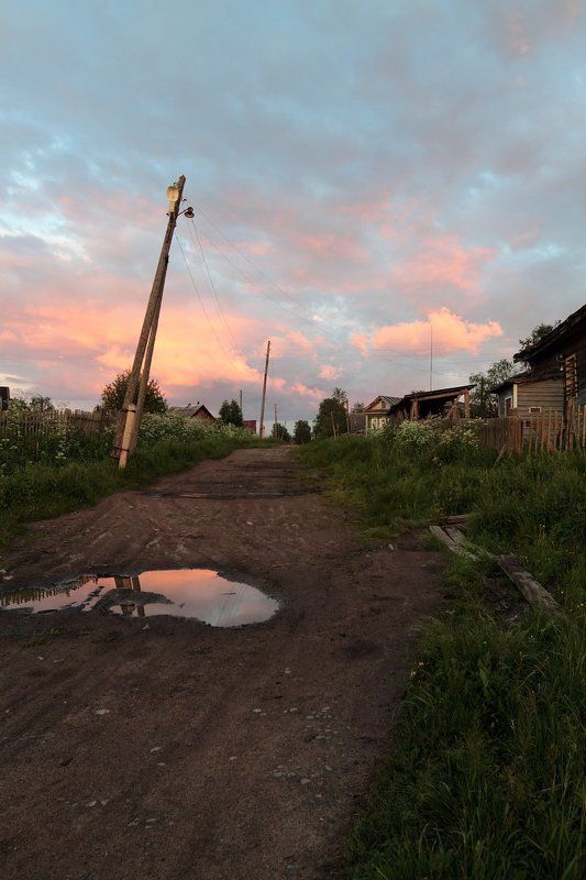 карелия, улица, деревня, белая ночь, дорога, столб Деревенская улица. Белая ночь. фото превью