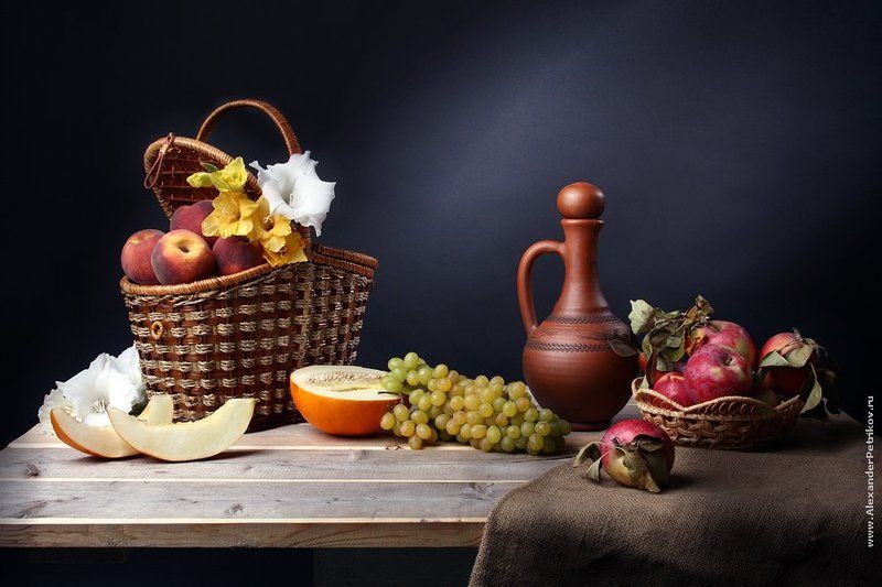 яблоки, персики, гладиолусы, виноград, корзинка, дыня Бархатный сезон фото превью