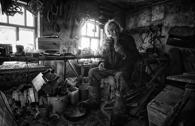 Rustic carpenter фото превью