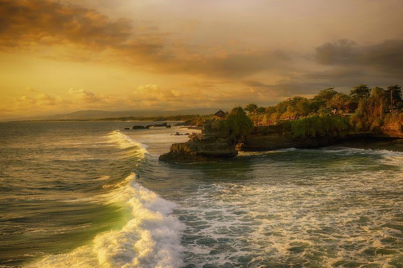 Одинокий сёрфер фото превью