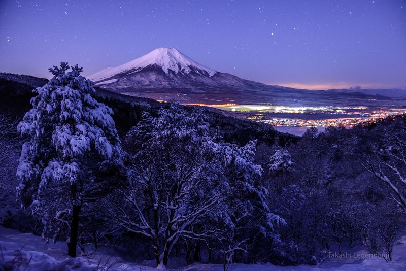 Fuji,mountain,Japan,night,snow,winter,beautiful,amazing,star,blue,moonlight,cloud Quiet night view фото превью