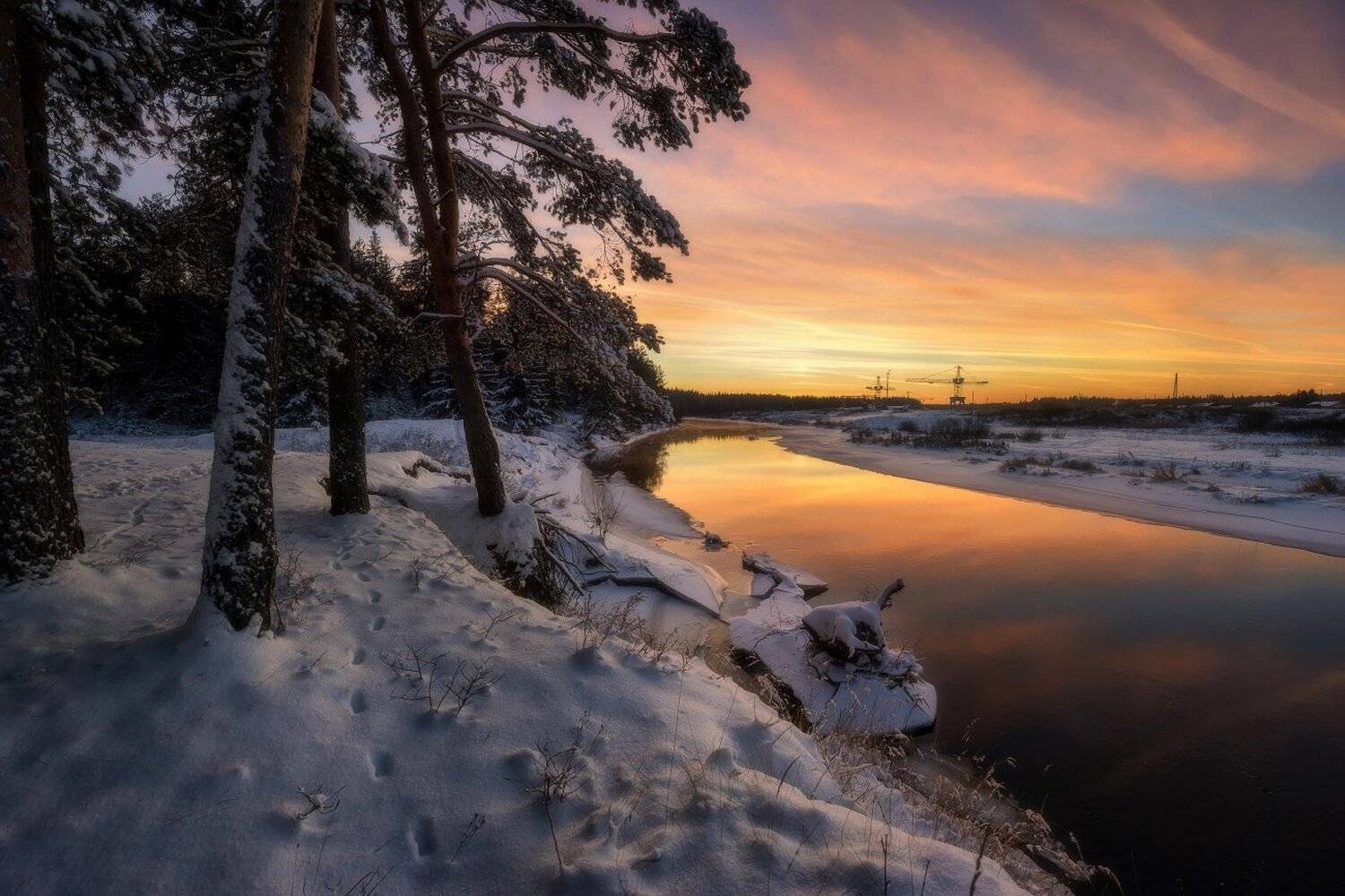 , Устюжанин Михаил