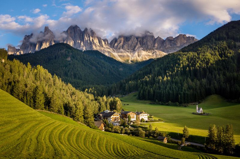 St. Maddalena, Dolomites фото превью