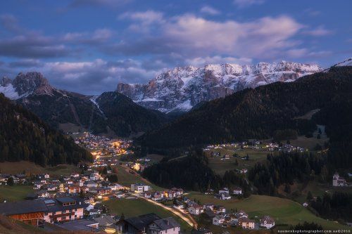 Италия. Доломиты. Осенний вечер у деревни Selva di Val Gardena