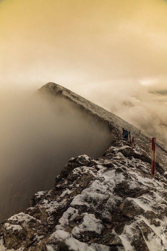 On my way to go away фото превью