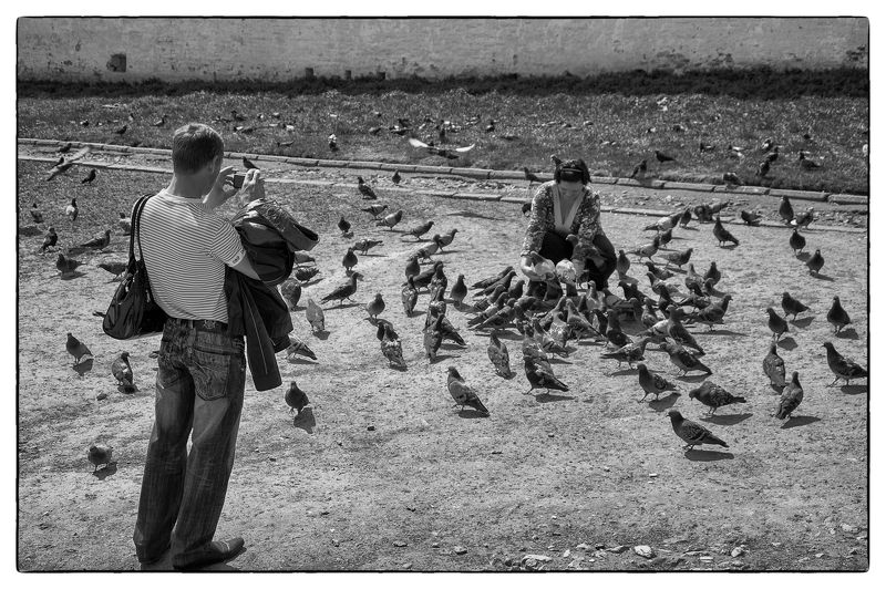 Moscow Russia People Park Summer Photo Walking among the Russians. фото превью