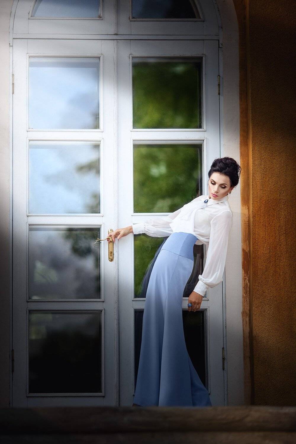 девушка, окно, двери, улица, свет, Гроцкий Дима