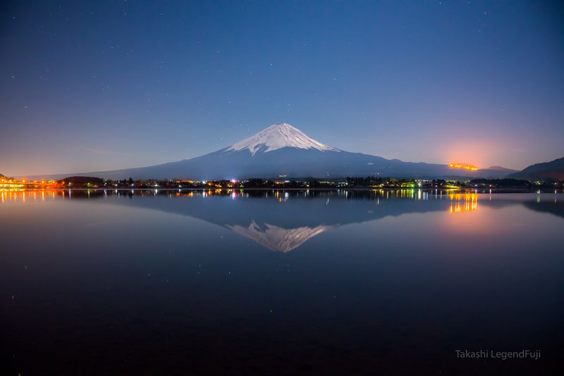 Fuji,mountain,Japan,night,lake,water,moon,reflection,beautiful,snow Reflection under the moon фото превью