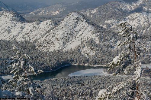 Заснеженный Алтай