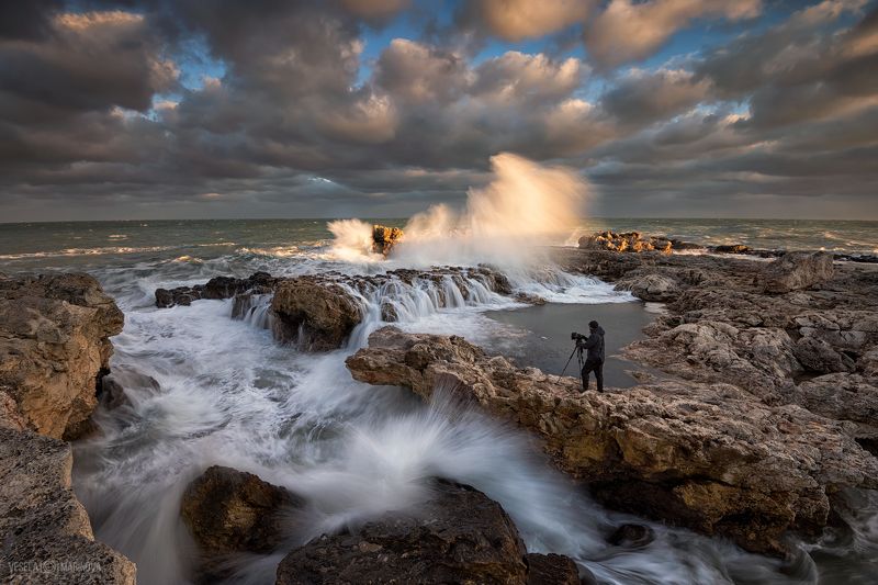 At the edge фото превью