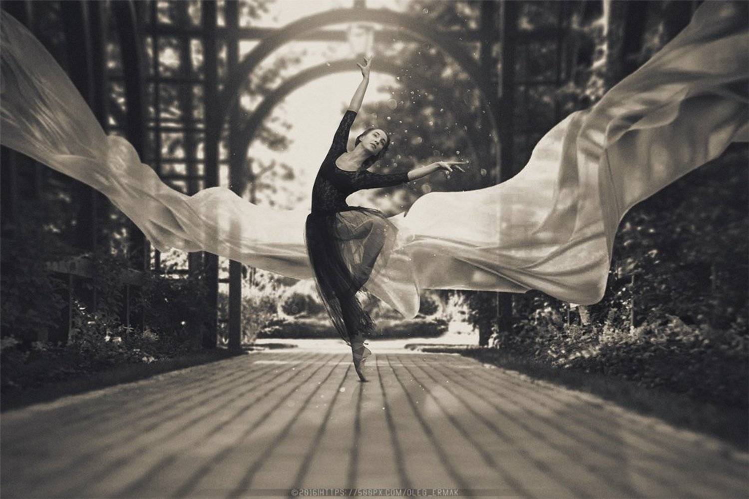 air, ukraine, girl, kiev, kyiv, dance, black and white, photo, model, portraits, lightning, photography, ballet, levitation, ballerina, oleg ermak, fin art, photographerkiev, olegermak, oleg_ermak,, Олег Єрмак