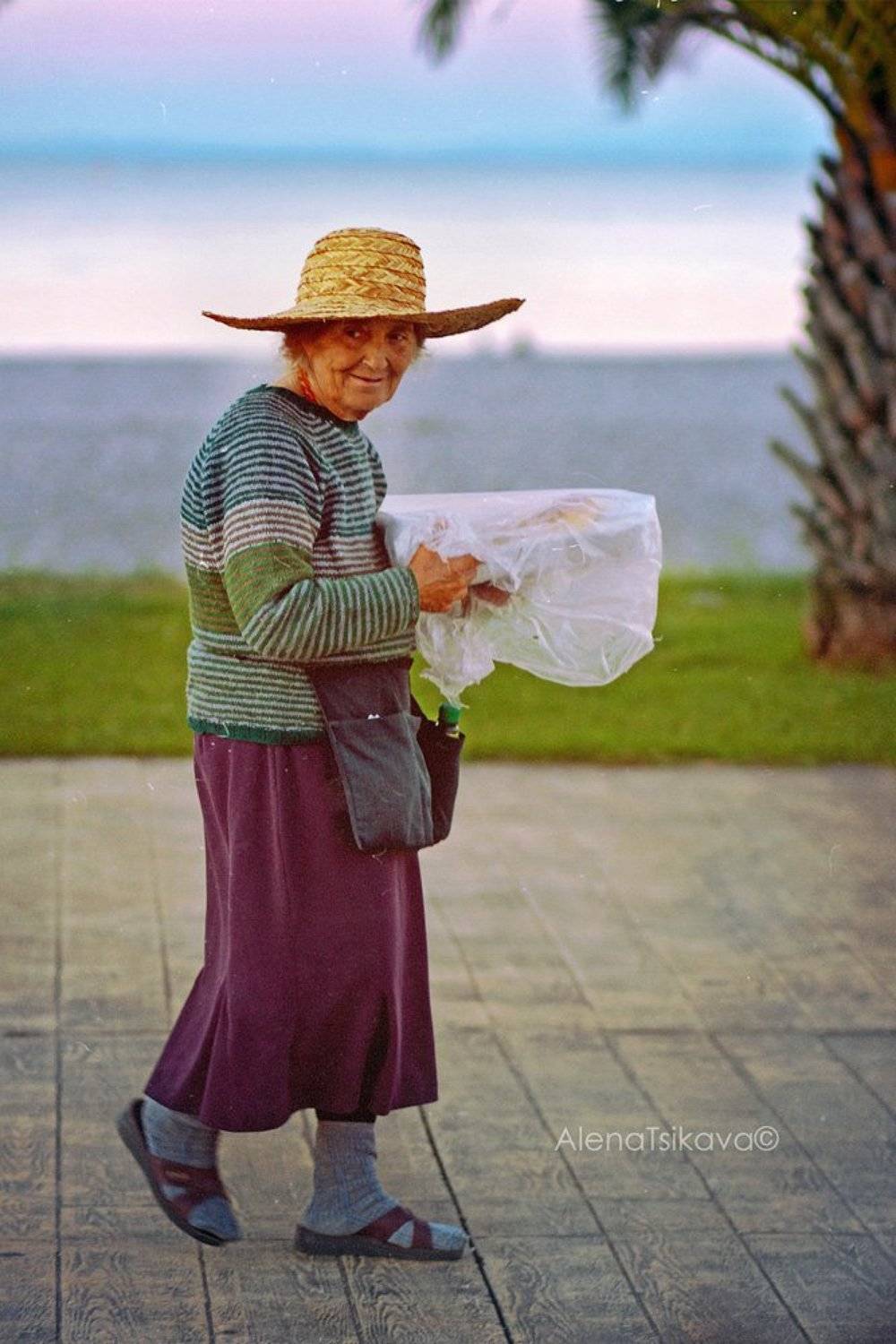 женщина шляпа набережная портрет грузия, Алёна Цикава