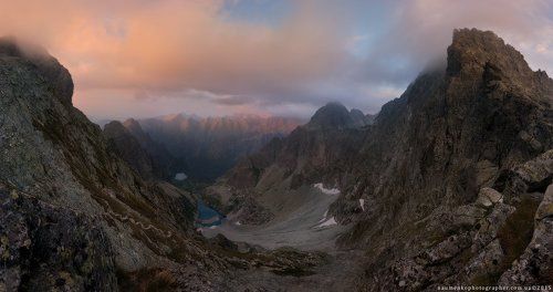 Словакия. Высокие Татры. Вид на Польские Татры и озеро (Zmrzle pleso)