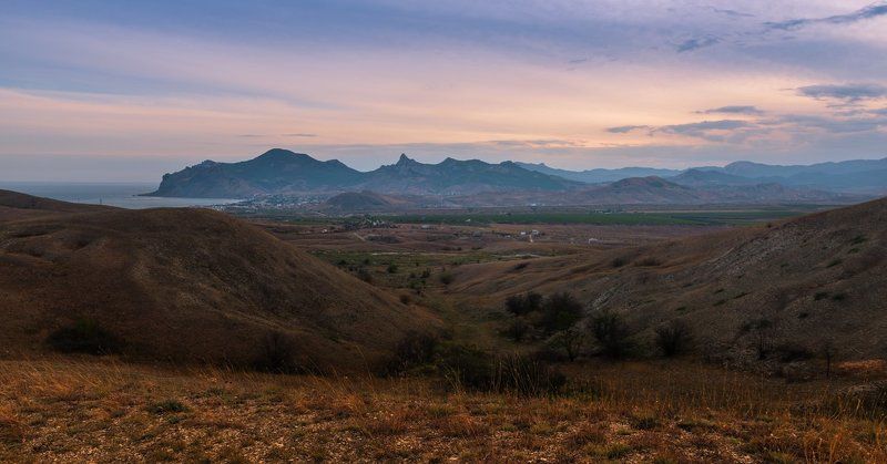А там, за горною грядою, и окраина неба и рай фото превью