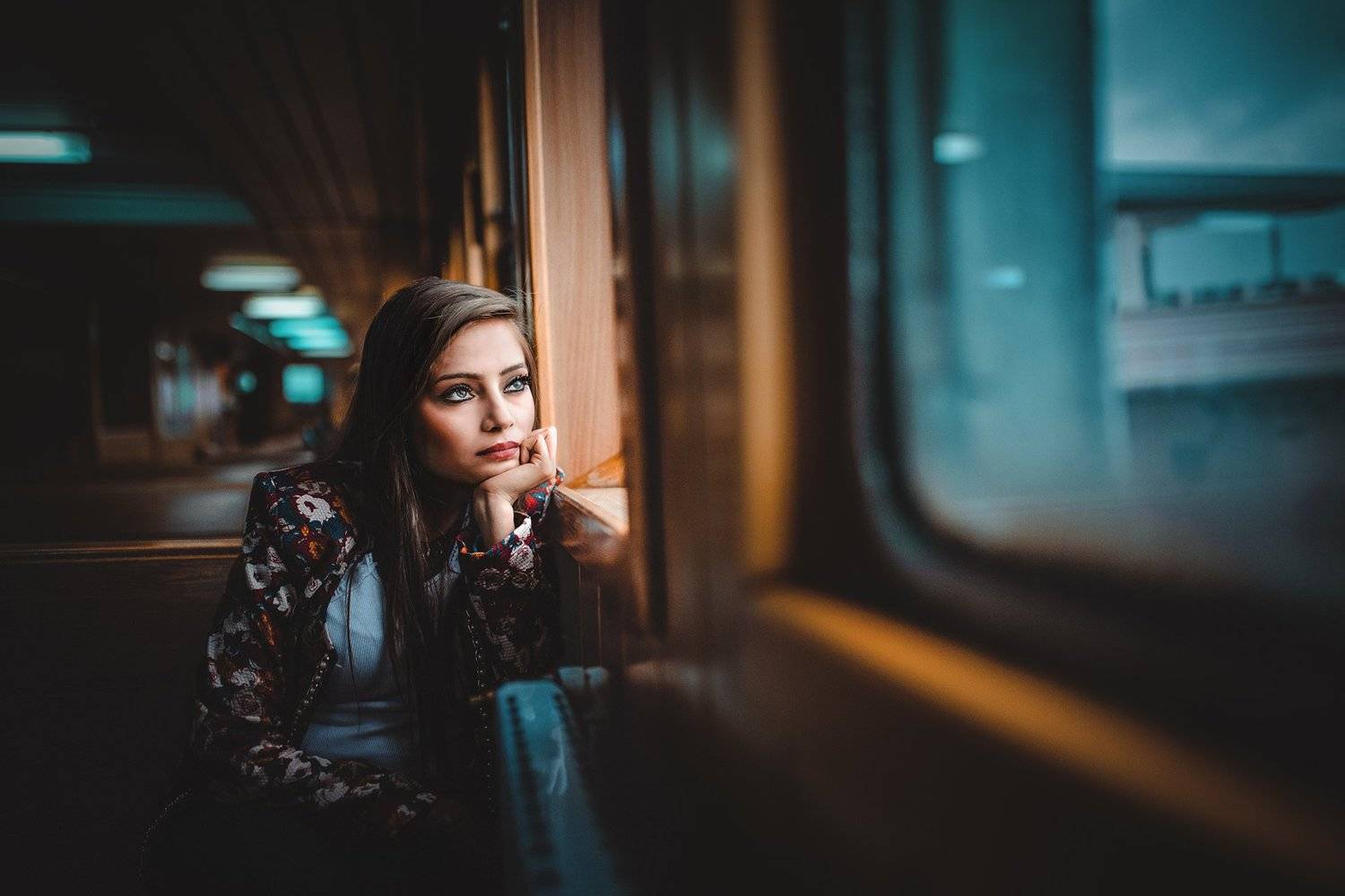model, face, eyes, boat light, beautiful, beauty, pretty, blue, green, red, white, black, nikond800, sigma35art, istanbul, bosphorus, Каан Алтындал