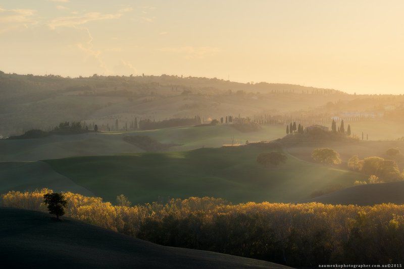 Италия. Тоскана. Осенний вечер в долине Val d\'Orcia фото превью