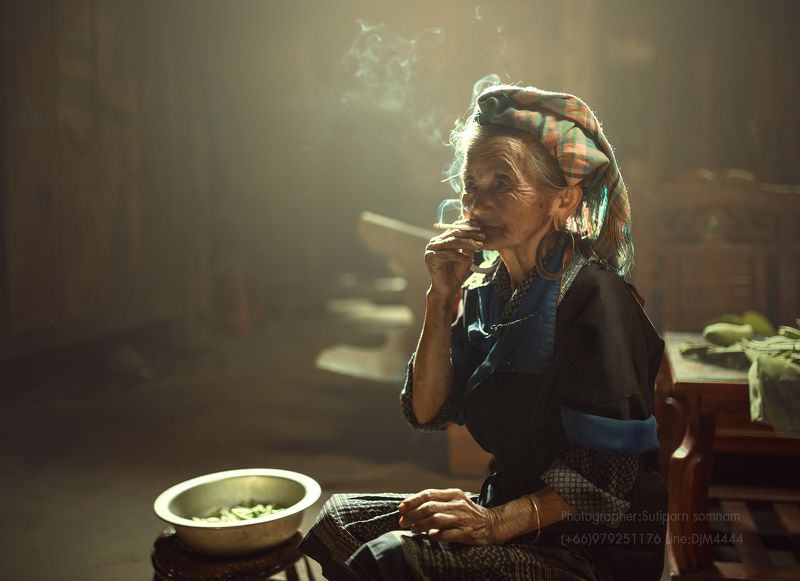 women,vietnam,smoking,relax, relax фото превью