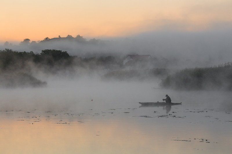 река.утро. туман. рыбак. Рассвет Южного Буга. фото превью