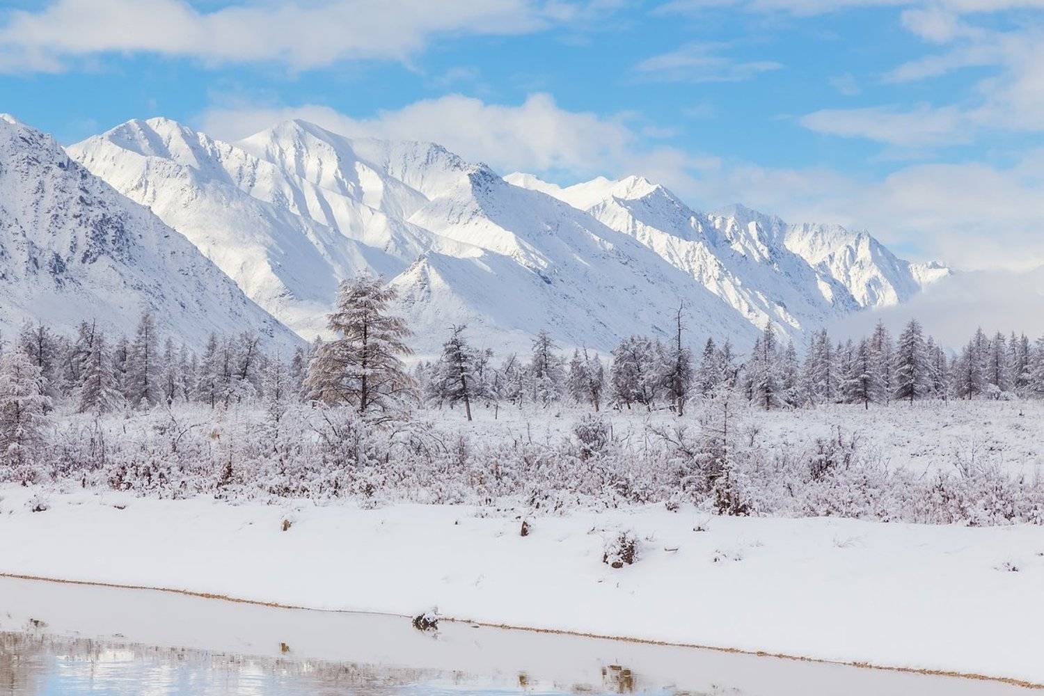 якутия, хребет черского, сентябрь, горы, север, крайний север, первый снег, осень, лиственницы, Кирилл Уютнов