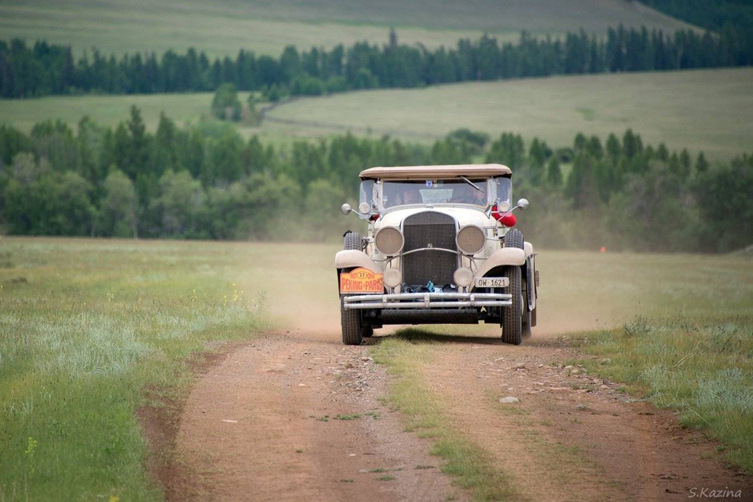 Retro-rally, Paris-Peking 2016, Republic Altai,  Paris-Peking, Altai, Retro-rally 2016, ретро-ралли 2016, париж-пекин, машины, авто, автомобили, Алтай, Горный Алтай, горы, Светлана Казина