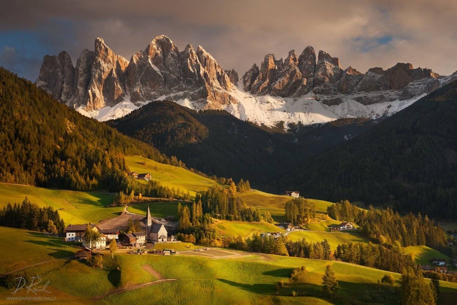 Alpen, Alps, Dolomiten, Dolomites, Dolomiti, Italia, Italien, Italy, South Tyrol, Tyrol, Belluno, Alto Adige,  Alta Badia, Europe, Funes, St. Johann, Val di Funes, Le Odle, St. Magdalena, S.Madalena, Geisler, Odles, Trentino, travel, South church, pasture, Daniel Rericha