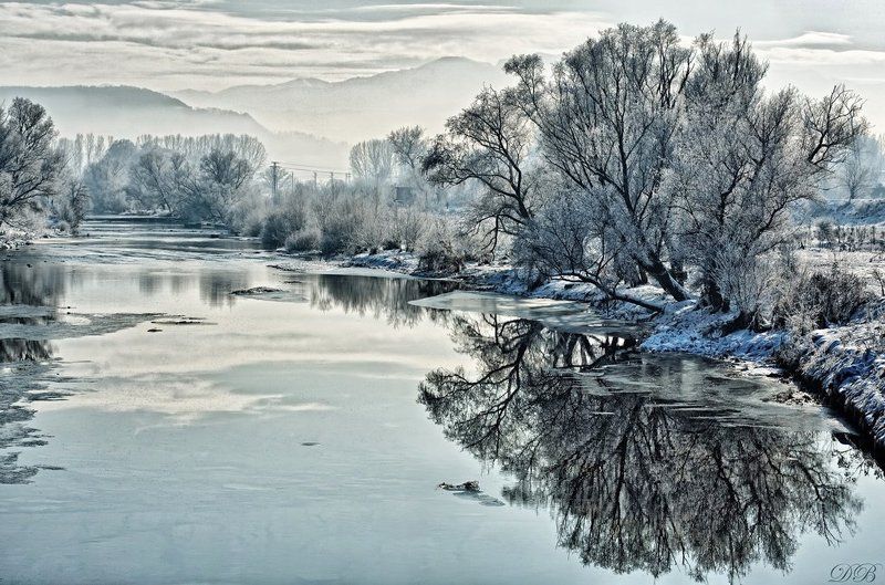 landscape, trees, sky, water, ice, winter, nature, river, light, clouds, mountain, day, frost, frosty, daylight, snow, Frosty Winter Day фото превью