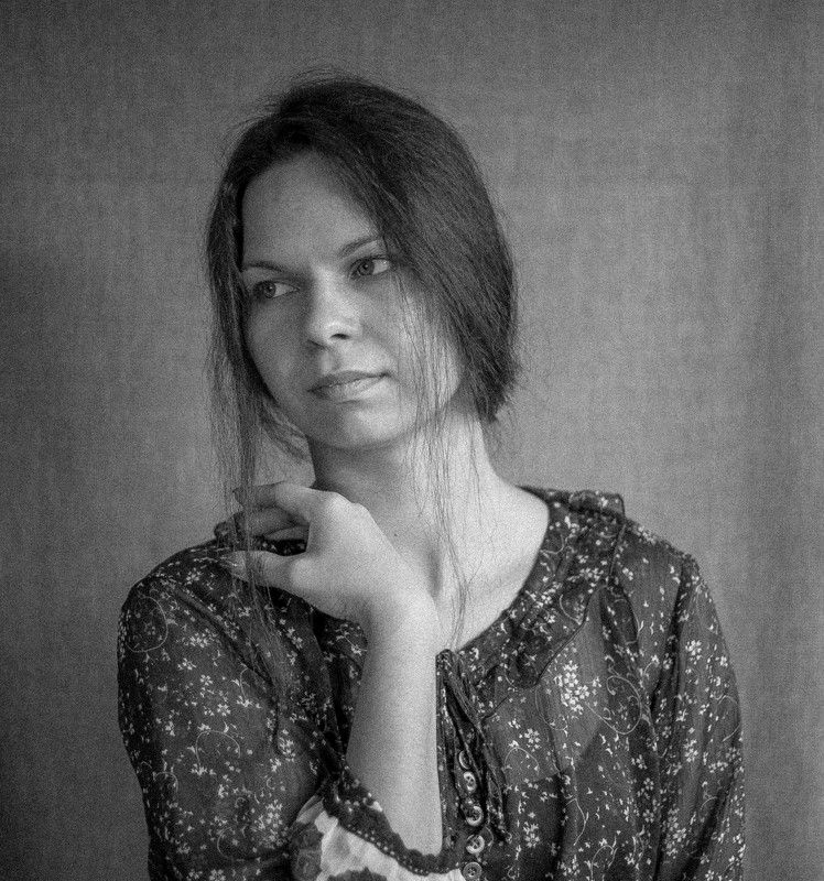 #girl #silence #calm #fingers #longhair #hands #blackandwhite #germany #lips Dream фото превью