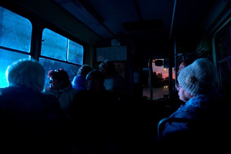 крым, автобус, троллейбус, россия, улица, закат, ночь, street, russia, crimea, troll, tram, bus, night, sunset, people, люди Рождение сверхновой фото превью