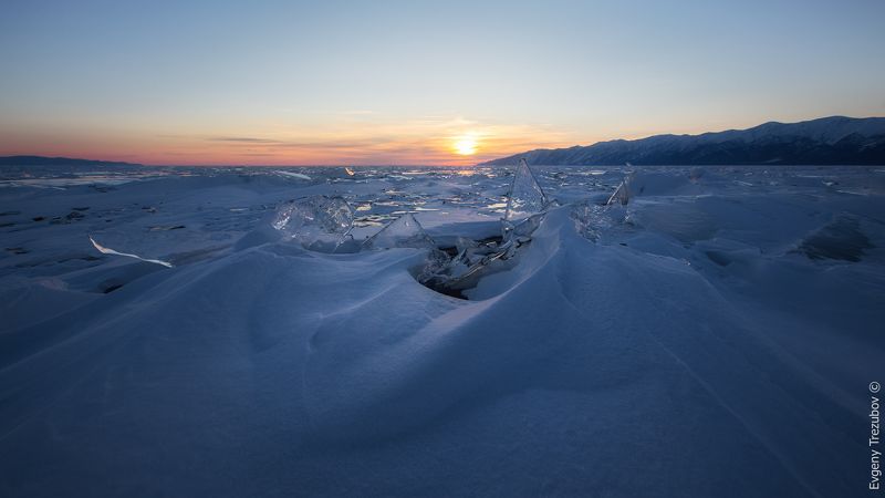 байкал, лед, закат, снег, бурятия, разлом, Байкальский лед на закате фото превью