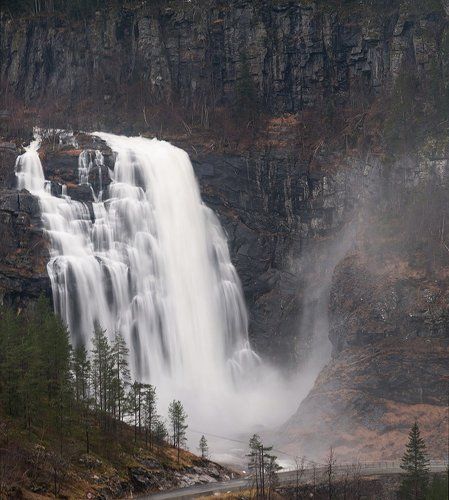 Водопад Skjervsfossen