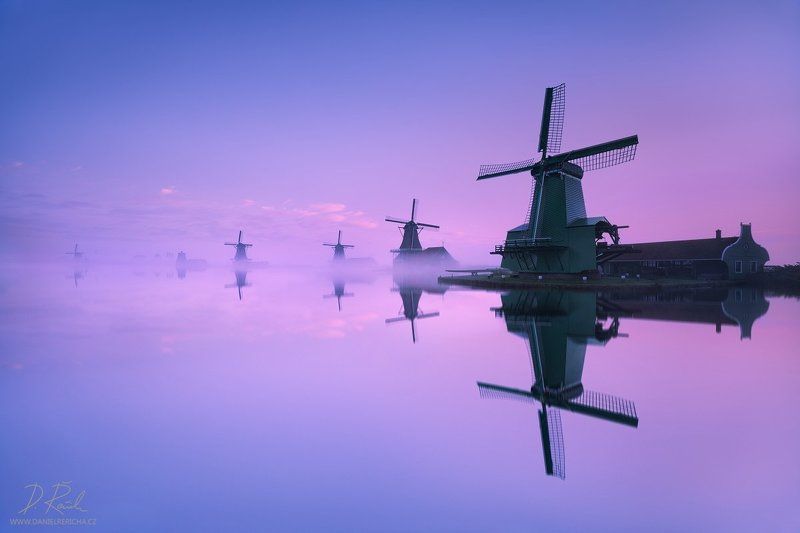 Netherlands, Nederland, Niederlande, Holland, North Holland, Holanda, Amsterdam, Zaanse Schans, Zaandijk, Zaanse, Zaandam, Zaanstad, Schans, Zaan, Zaanse, Europe, windmill, windmühle, windmühlen, windmills, mill, reflection, reflection, blue, blue sky, sk Magical morning at windmills фото превью