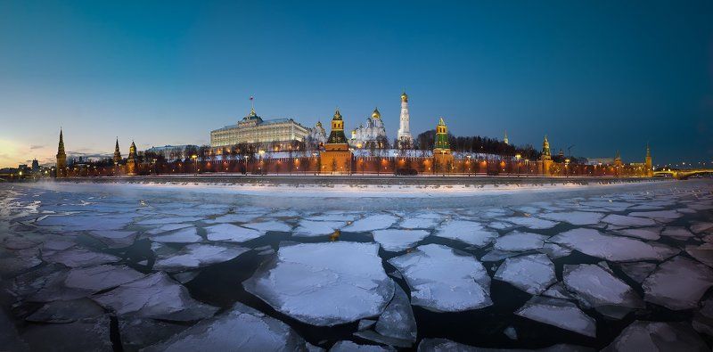 москва, кремль, лёд, набережная, вечер Рождественские прогулки фото превью