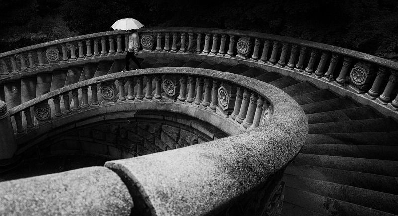 black and white , street , street photography Old Spiral Stairs фото превью