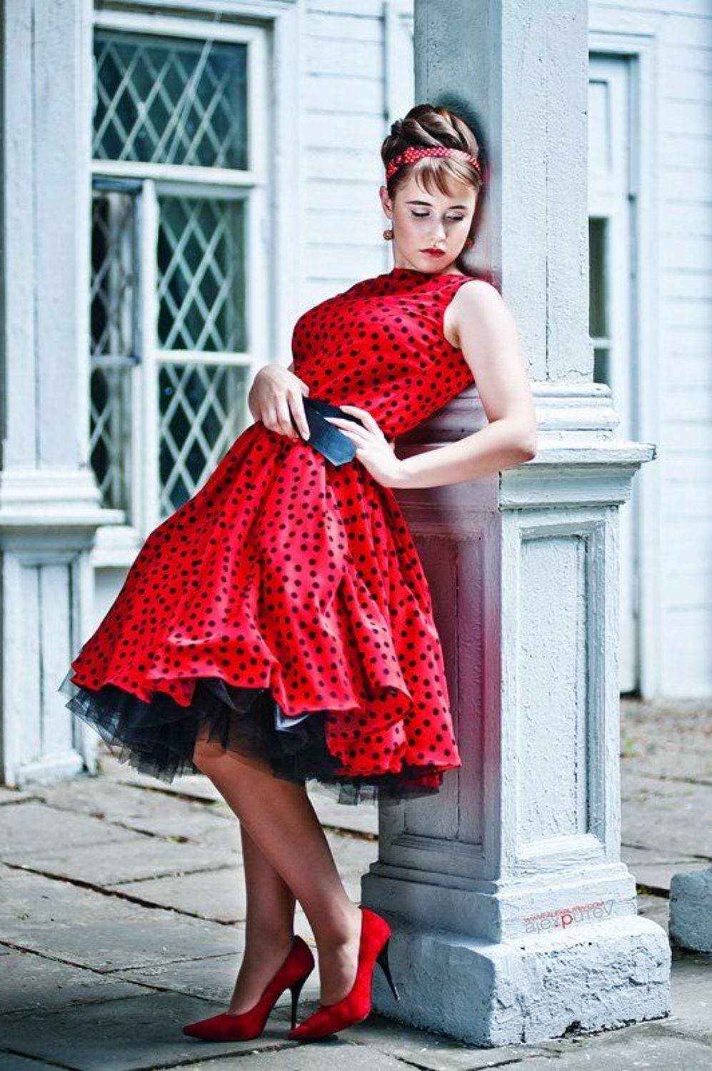 девушка,парк,жара,красное, Александр Путев