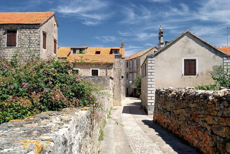 Геометрия старых улиц фото превью