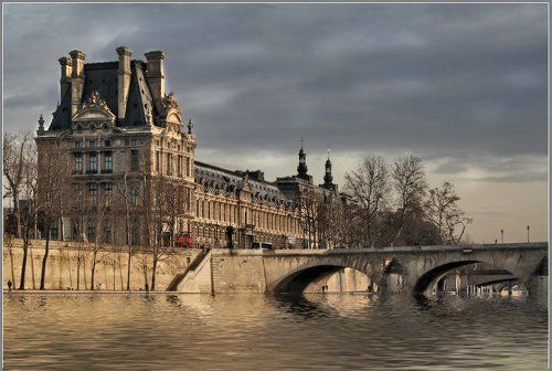 Париж.....Лувр.....Сена.....