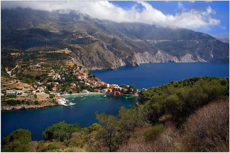 Прибрежный городок фото превью