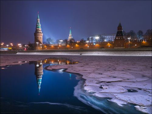 Россия. Москва. Водовзводная башня Кремля.